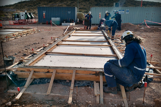 Construcción de Plateas, veredas y bases premoldeadas de Hormigón