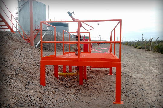 Fabricación y montaje de plataformas para hidrantes